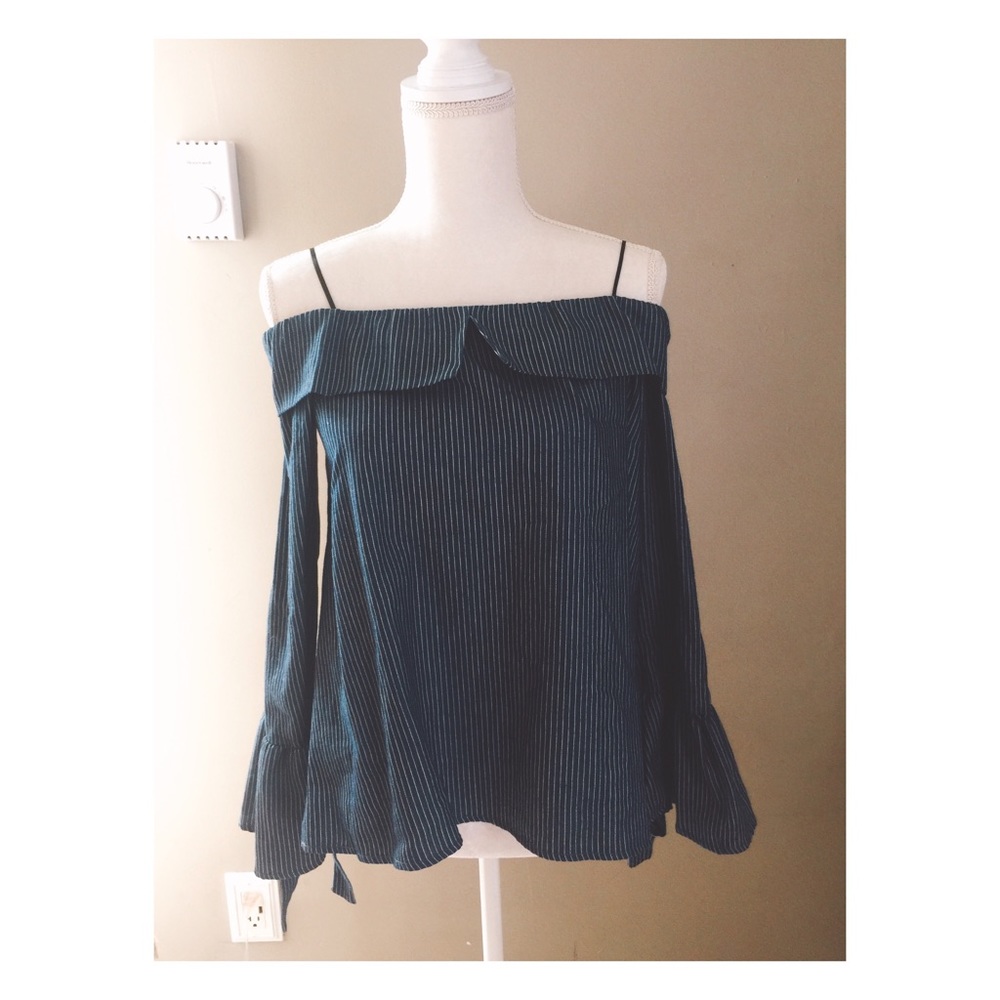 OFF SHOULDER STRIPPED TOP